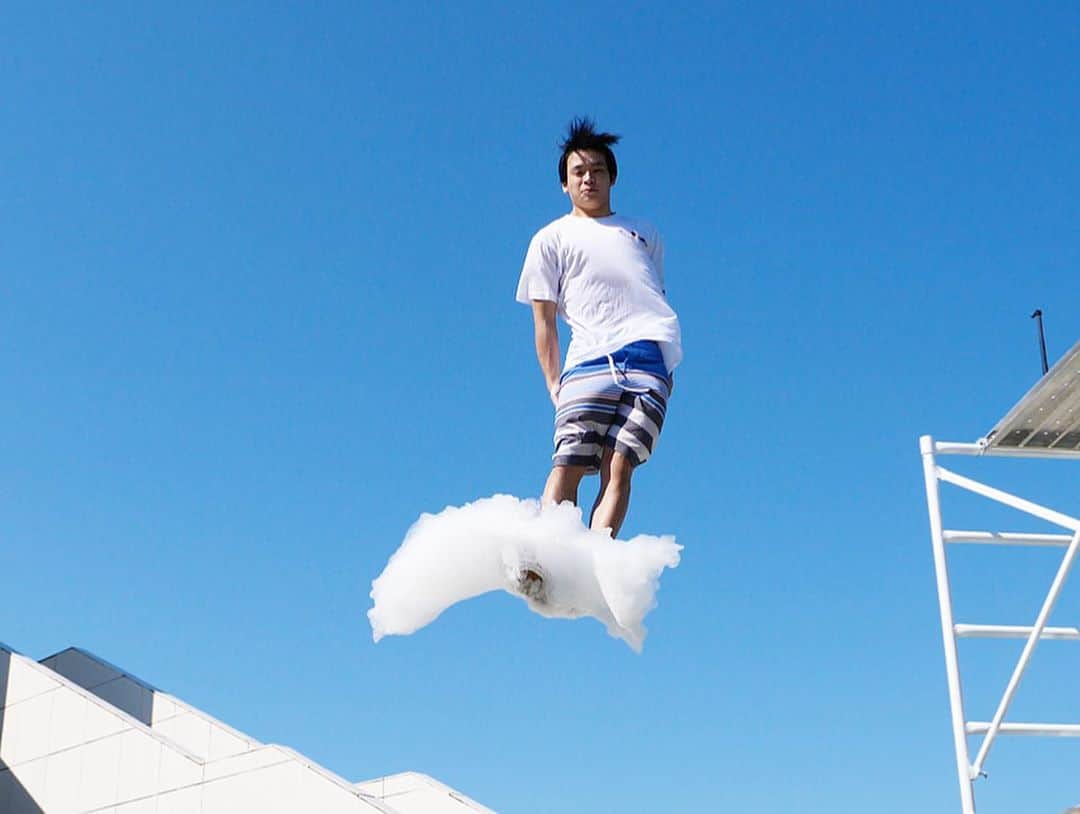 すしらーめん《りく》のインスタグラム：「雲に乗る俺　〜週一で拝みたい〜 #youtube #雲 #clouds」