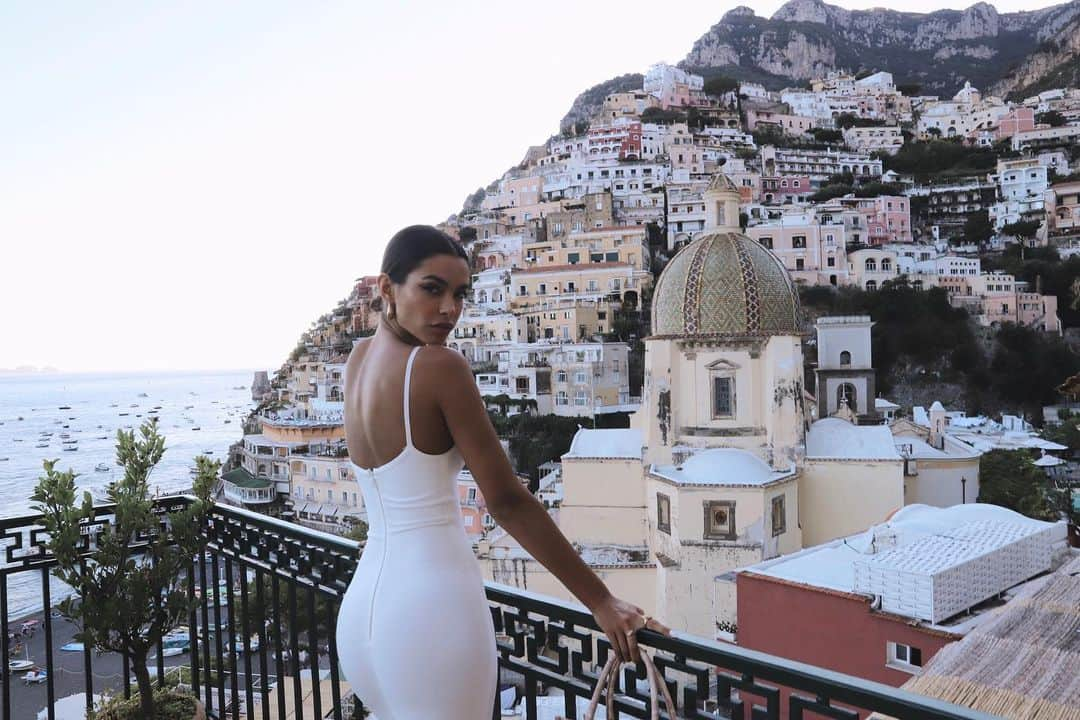 ジョアナ・サンスさんのインスタグラム写真 - (ジョアナ・サンスInstagram)「La migliore vista di Positano🇮🇹 @bucadibacco_positano 🎬  #bestviews #roomwithaview #positano #italy #italiandays」8月29日 19時50分 - joanasanz