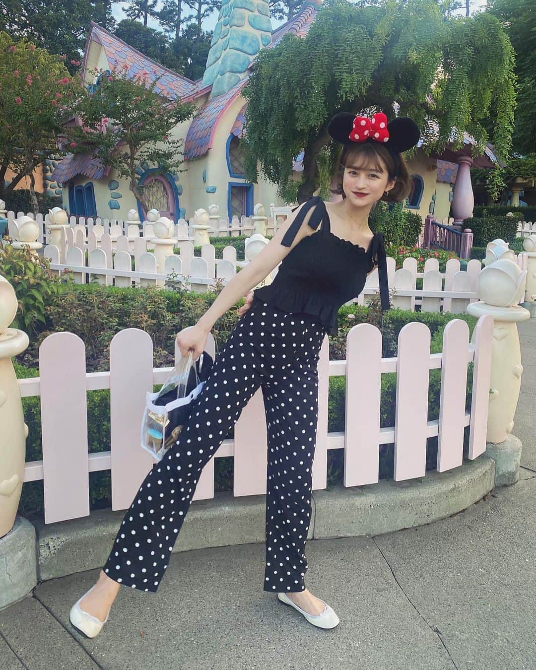 YUYUさんのインスタグラム写真 - (YUYUInstagram)「Disney ③ 🥯🎖🌧 やっぱりドットコーデはときめくなあ❤︎ 全身コーデのショットは3枚目✌🏽 pantsはBibiy.の新作なんです〜❤︎ 可愛いな、、、 . . #Disney #Disneymagic #Bibiy. #Bibiy_GIRL #Bibiy_Disney」8月29日 20時02分 - yuyukmt