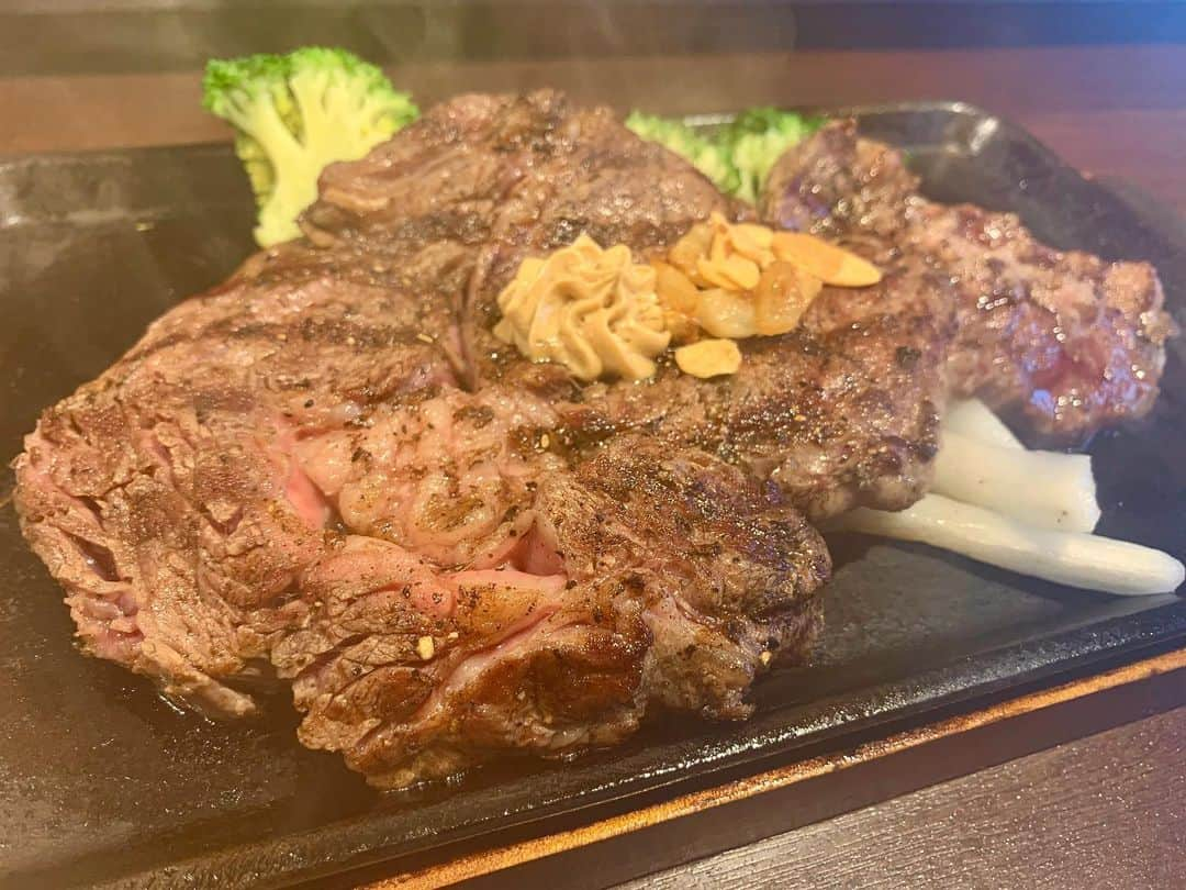 藤井香愛さんのインスタグラム写真 - (藤井香愛Instagram)「今日は8月29日の焼肉の日！ みんな何食べた？ 私はいきなりステーキを食べました😊🥩 暑いのでお洋服はまたシースルーです😙  #藤井香愛　#その気もないくせに #焼肉の日　#肉食女子 #いきなりステーキ #シースルー」8月29日 20時14分 - fujii_kawai