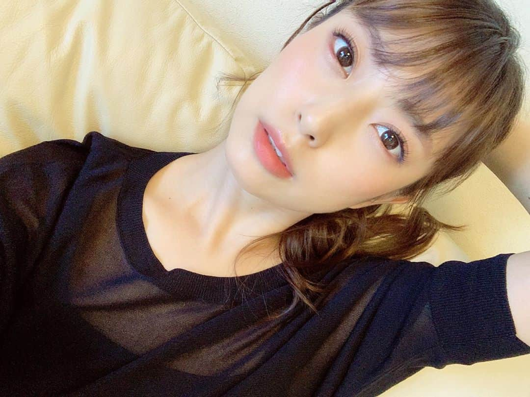 藤井香愛さんのインスタグラム写真 - (藤井香愛Instagram)「今日は8月29日の焼肉の日！ みんな何食べた？ 私はいきなりステーキを食べました😊🥩 暑いのでお洋服はまたシースルーです😙  #藤井香愛　#その気もないくせに #焼肉の日　#肉食女子 #いきなりステーキ #シースルー」8月29日 20時14分 - fujii_kawai