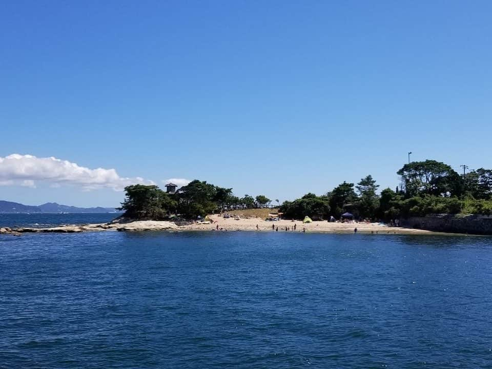 伊勢谷友介さんのインスタグラム写真 - (伊勢谷友介Instagram)「おっさん夏休み🌞 最高でやんした！ SUPは船で出る時も持ってくべきだね。寝れる。ムッチャ寝れるwww 船の上だと揺れがキツくても、SUPの上ならもう最高の揺れ心地！ 運動という運動はまぁ、してないwww ただ、海の上でお天道様にギンギンに焼かれてましたよw」8月29日 20時08分 - iseya_yusuke