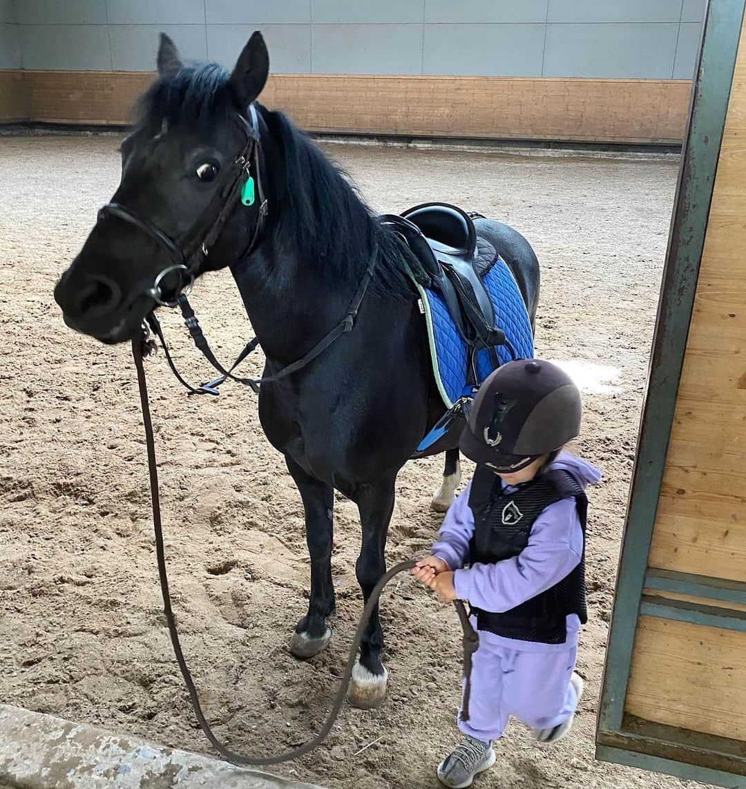 ミロスラヴァ・デュマのインスタグラム：「This is 💜 🐎 👶🏻」