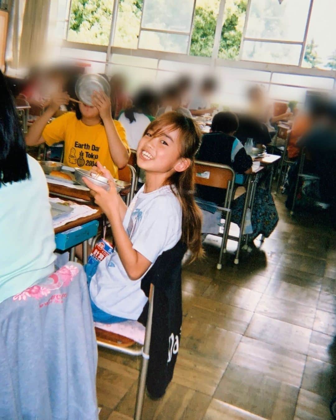 加弥乃さんのインスタグラム写真 - (加弥乃Instagram)「小学生の加弥乃の一番の楽しみは…  ‪給食でした🥛🍽🤍‬笑 ‪この頃キューピーの「た〜らこ〜」のCMソングを歌っていたのですが、数年前から再起用して頂いてるとのことなので😳‼︎‬ ‪TVで見かけたら、「あ♡」と思ってください😂✌🏻‬」8月29日 20時10分 - kayano210
