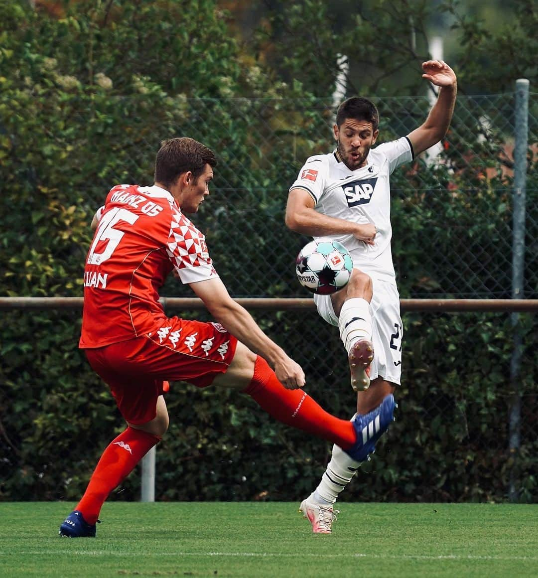 1.FSVマインツ05さんのインスタグラム写真 - (1.FSVマインツ05Instagram)「#Doubleheader in Zuzenhausen 👊⚽️ @tsghoffenheim 🆚 #Mainz05 Teil 1 heute auf #Facebook, Teil 2 (ab 15:30 Uhr) dann wieder auf #YouTube 📺 #Testspiel #Livestream #05ERtv #Preseason #Fußball #Bundesliga #Vorbereitung」8月29日 20時22分 - 1fsvmainz05