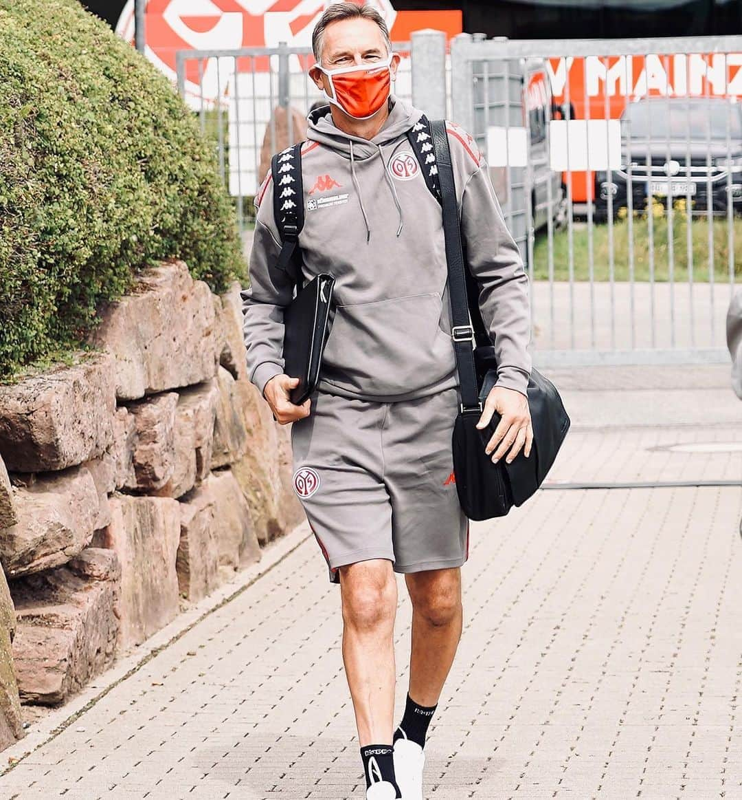 1.FSVマインツ05さんのインスタグラム写真 - (1.FSVマインツ05Instagram)「#Doubleheader in Zuzenhausen 👊⚽️ @tsghoffenheim 🆚 #Mainz05 Teil 1 heute auf #Facebook, Teil 2 (ab 15:30 Uhr) dann wieder auf #YouTube 📺 #Testspiel #Livestream #05ERtv #Preseason #Fußball #Bundesliga #Vorbereitung」8月29日 20時22分 - 1fsvmainz05