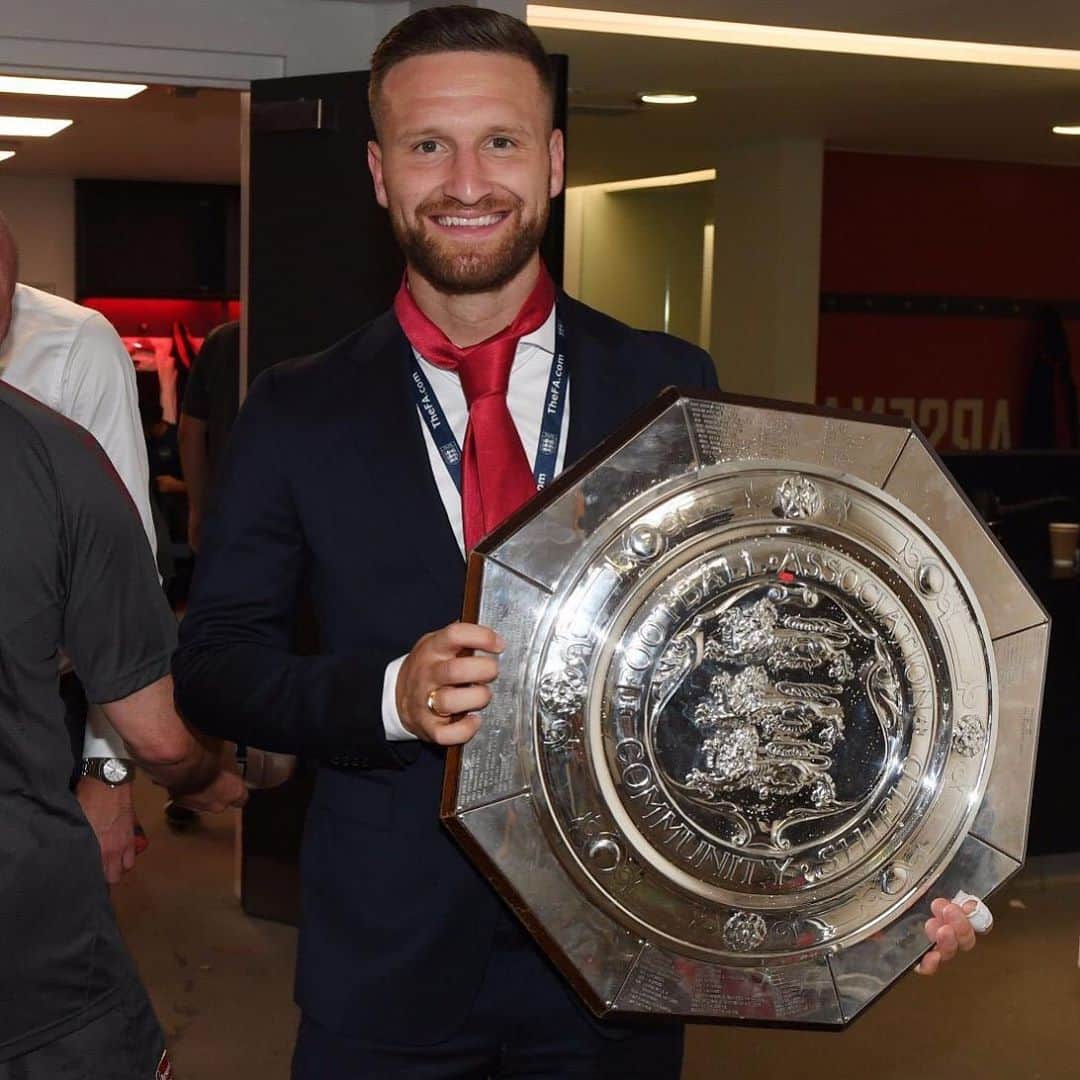 シュコドラン・ムスタフィのインスタグラム：「Back at Wembley 🏟! Good luck, boys 🏆 #SM20 #Arsenal #FACommunityShield」