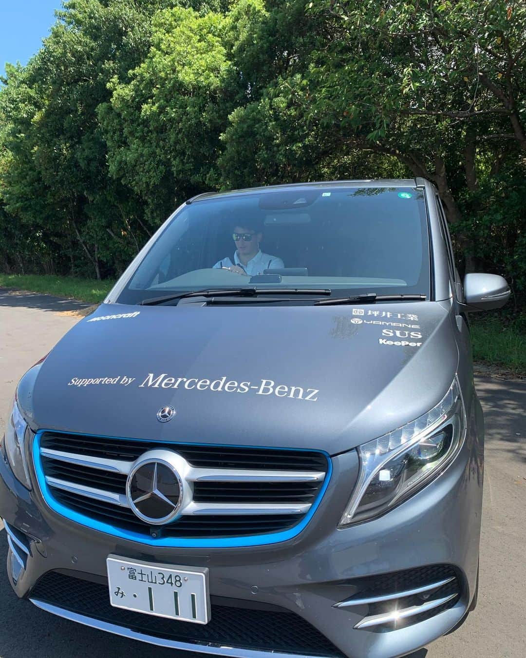 足立和也さんのインスタグラム写真 - (足立和也Instagram)「暑すぎて、なかなか車から降りれません。 #mercedesbenzjapan #mercedesbenz #v220d」8月29日 20時33分 - adachi_kazuya_canoe