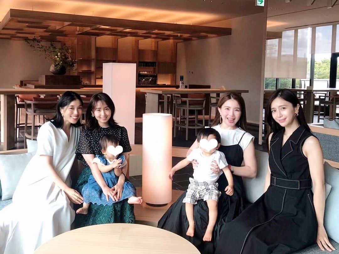 小野恵美のインスタグラム：「みんなとまた会えた❤️  優しさ沢山いただいて癒された日🌿大好きな友達と笑いながら美味しいご飯を囲めるって幸せ〜☺️ 忙しい中ありがとう。  個室をとっていただき、子どもも安心でした💕  #ランチ #立川 #ソラノホテル #soranohotel #グリーンスプリングス #greensprings」