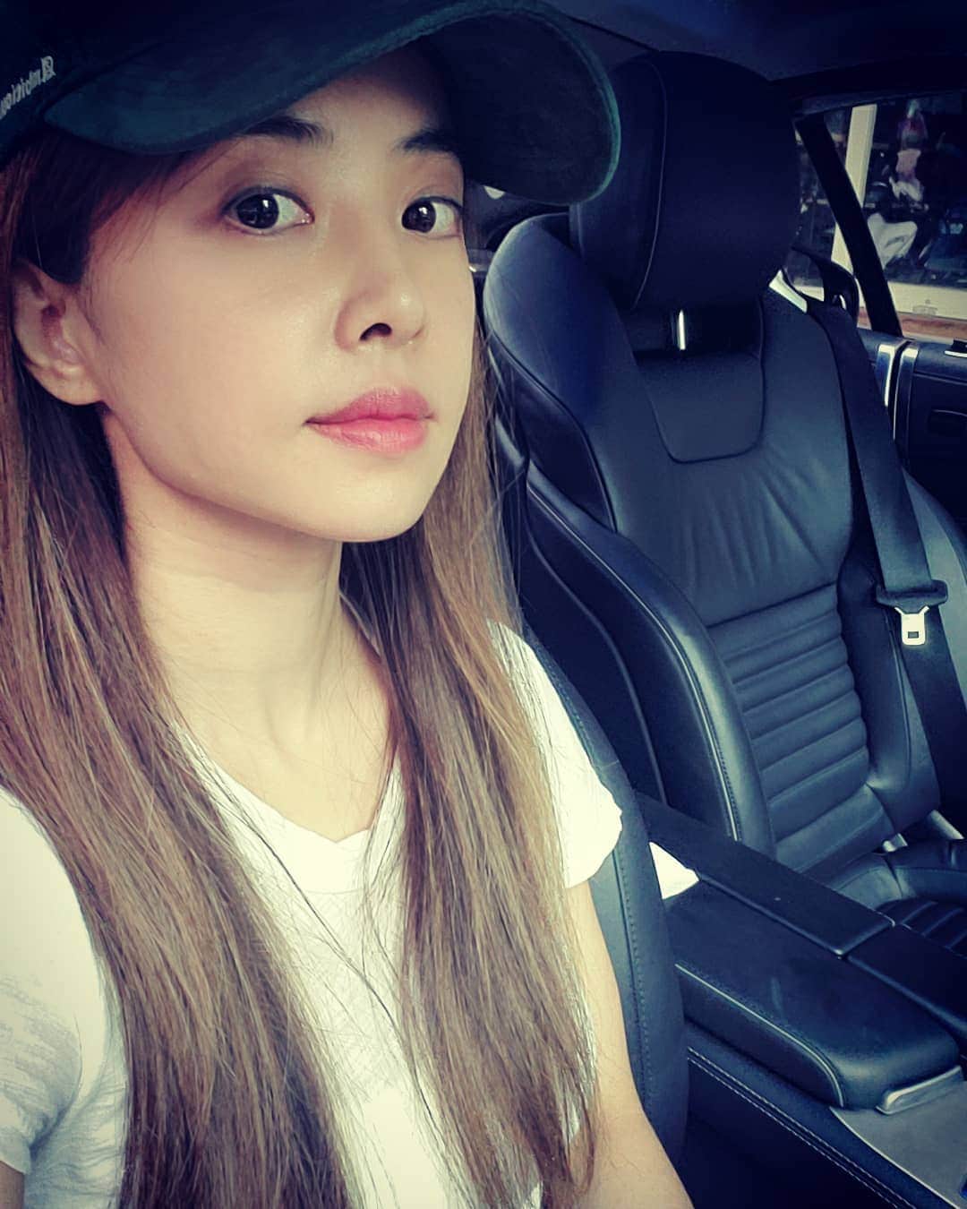 ジョリン・ツァイのインスタグラム：「農七的部分 #隔壁和後面都空空的 #吧」