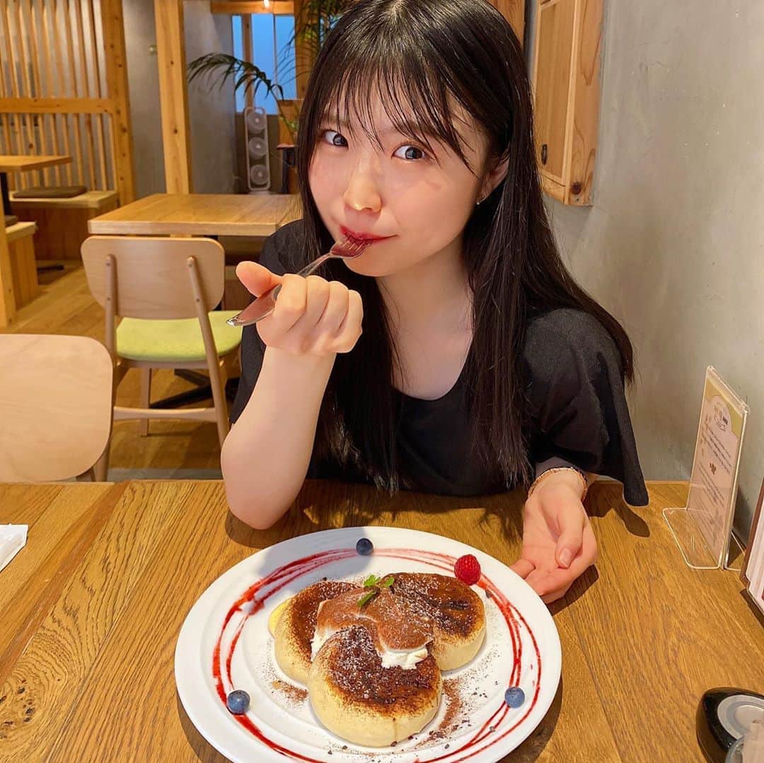 出口結菜のグルメインスタ