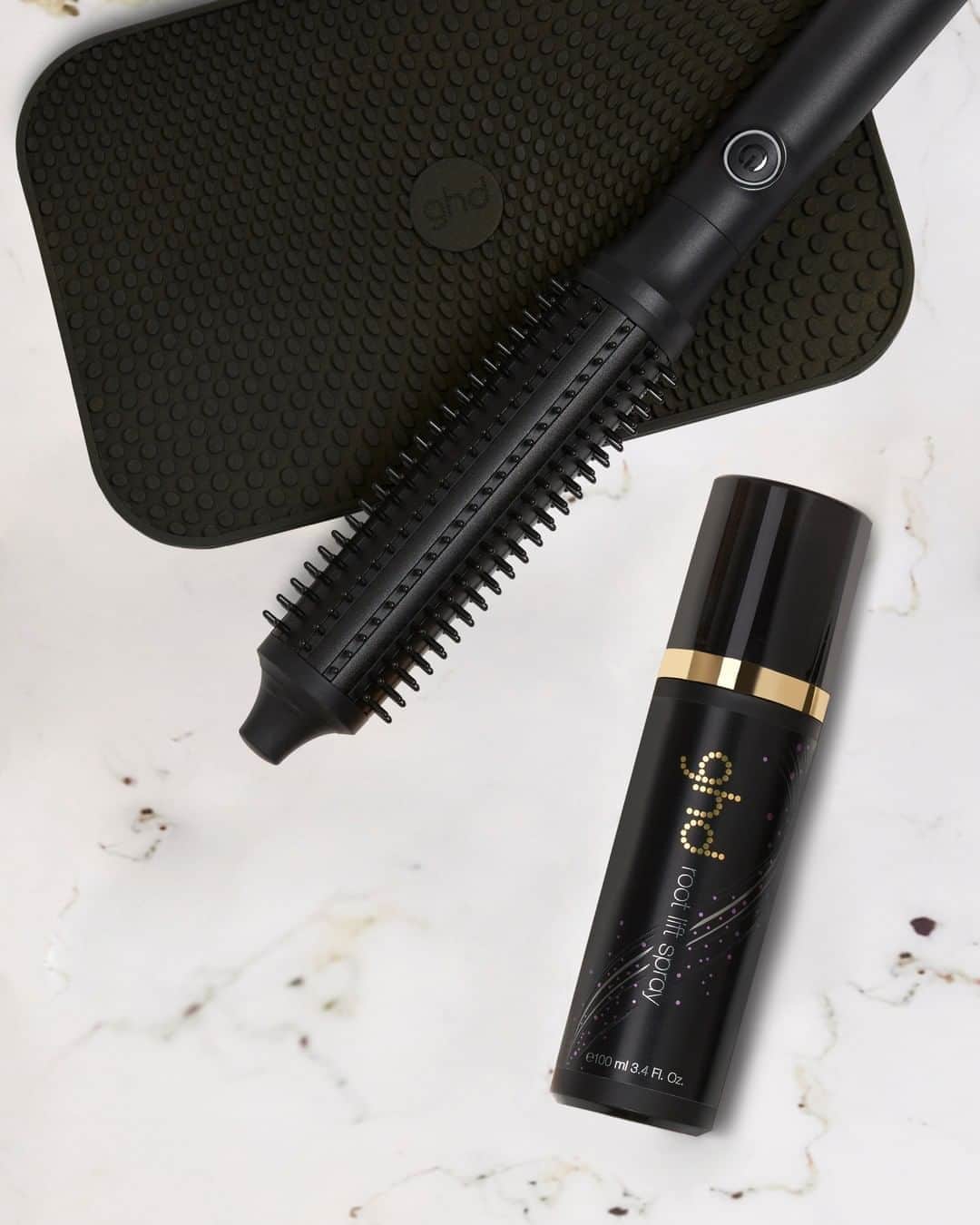 ghd hairさんのインスタグラム写真 - (ghd hairInstagram)「Voluminous hair is a girl's best friend 💁‍♀️ Use code: VOLUME to get a free root lift spray when you purchase ghd rise 💋  FYI...ghd root lift spray gives you 2.5x MORE volume when used with ghd rise 🤯  #ghd #ghdrise #goodhairday #voluminoushair #hotbrush #volumisingtools #hairgoals #rootlift #ghdrootlift」8月29日 20時53分 - ghdhair
