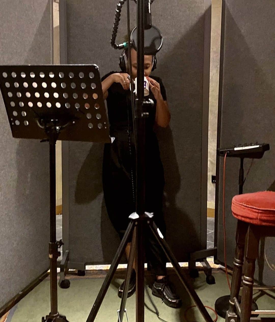 Emeli Sandéのインスタグラム：「Excited to be taking over Good Morning Sunday with @revkatebottley and @mrjasonmohammad on @bbcradio2 this weekend! Join us tomorrow from 6-9am for an ‘I Have A Dream’ special, commemorating Martin Luther King Jr.’s timeless speech.」