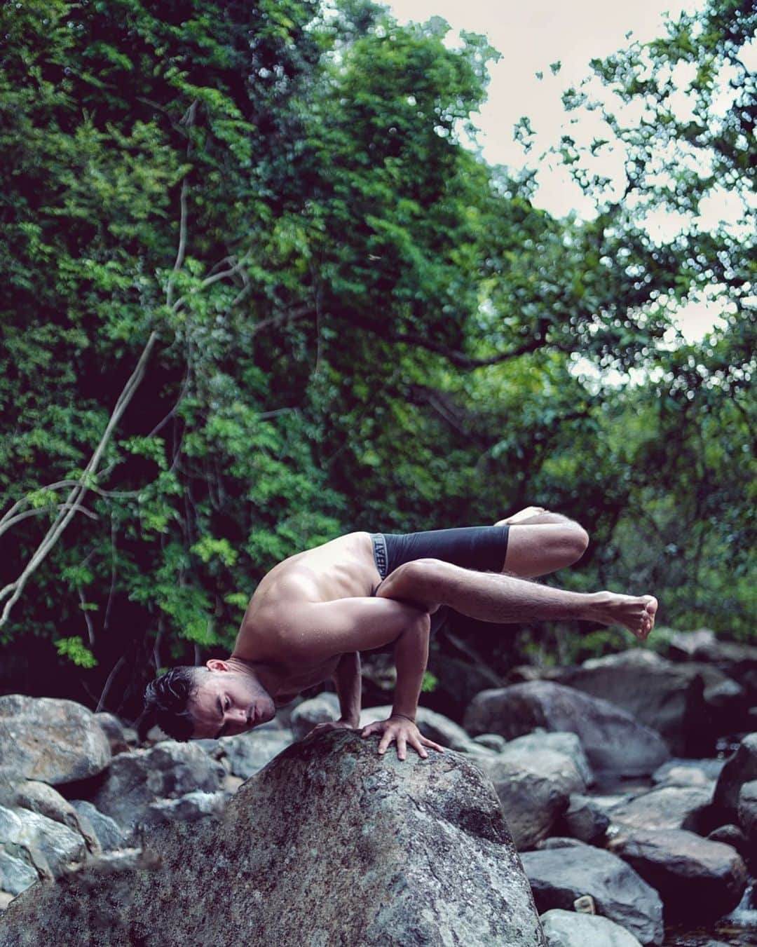 Kam Wai Suenのインスタグラム：「Balance is not something you find, it’s something you create #namaste 😂  #bboy #yogapractice #yogainspiration #yogaposes #shingmunreservoir #explorehk #discoverhk #discoverunder20k #hkfitness #hongkongfitness #fitnessfun」