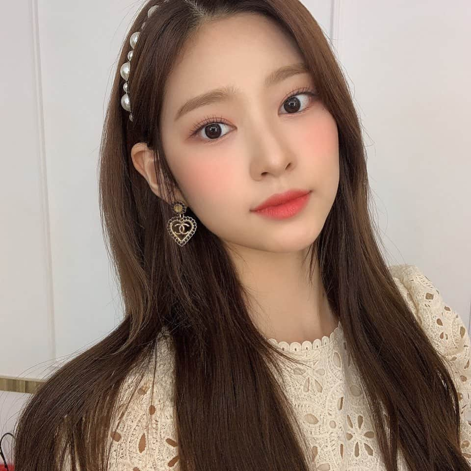 IZ*ONEさんのインスタグラム写真 - (IZ*ONEInstagram)「베이지베이지 ⠀ baby beige ⠀ #민주 #ミンジュ #IZONE #아이즈원 #アイズワン」8月29日 21時17分 - official_izone