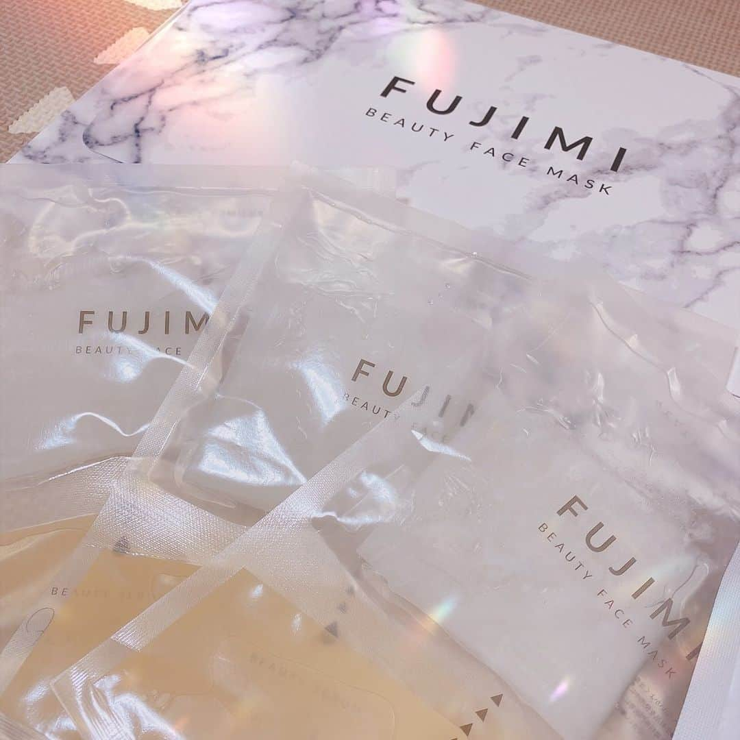 川上礼奈さんのインスタグラム写真 - (川上礼奈Instagram)「. もう何年も愛用してる @fujimi_official 👀✨ なくなっちゃったからまた注文したよ〜☺️🤍 今回も自分だけのオリジナルサプリとパック✨ その時の自分のお肌状況で サプリもパックも選べるから本当に助かる〜😭👏 @fujimi_official  #fujimi #pr #カスタマイズサプリ」8月29日 21時21分 - kawakami_rena