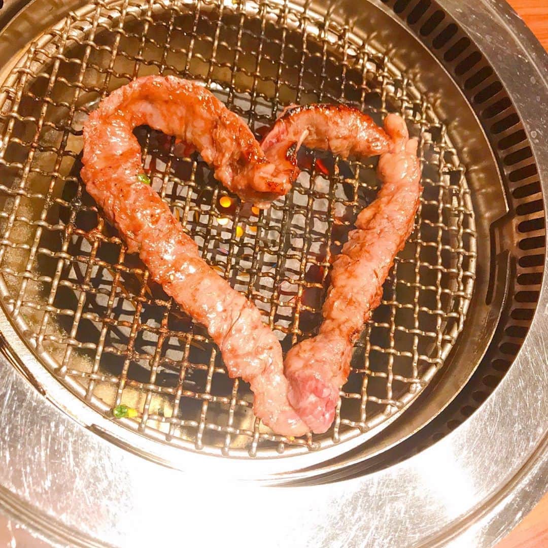 磯原杏華さんのインスタグラム写真 - (磯原杏華Instagram)「今日肉の日って気付いてた？🍖🤎 . #肉の日 #私は肉の日と知りながらハヤシライスを食べた #ハヤシライスは玉ねぎが一番美味しいよね」8月29日 21時41分 - isoharakyoka_box