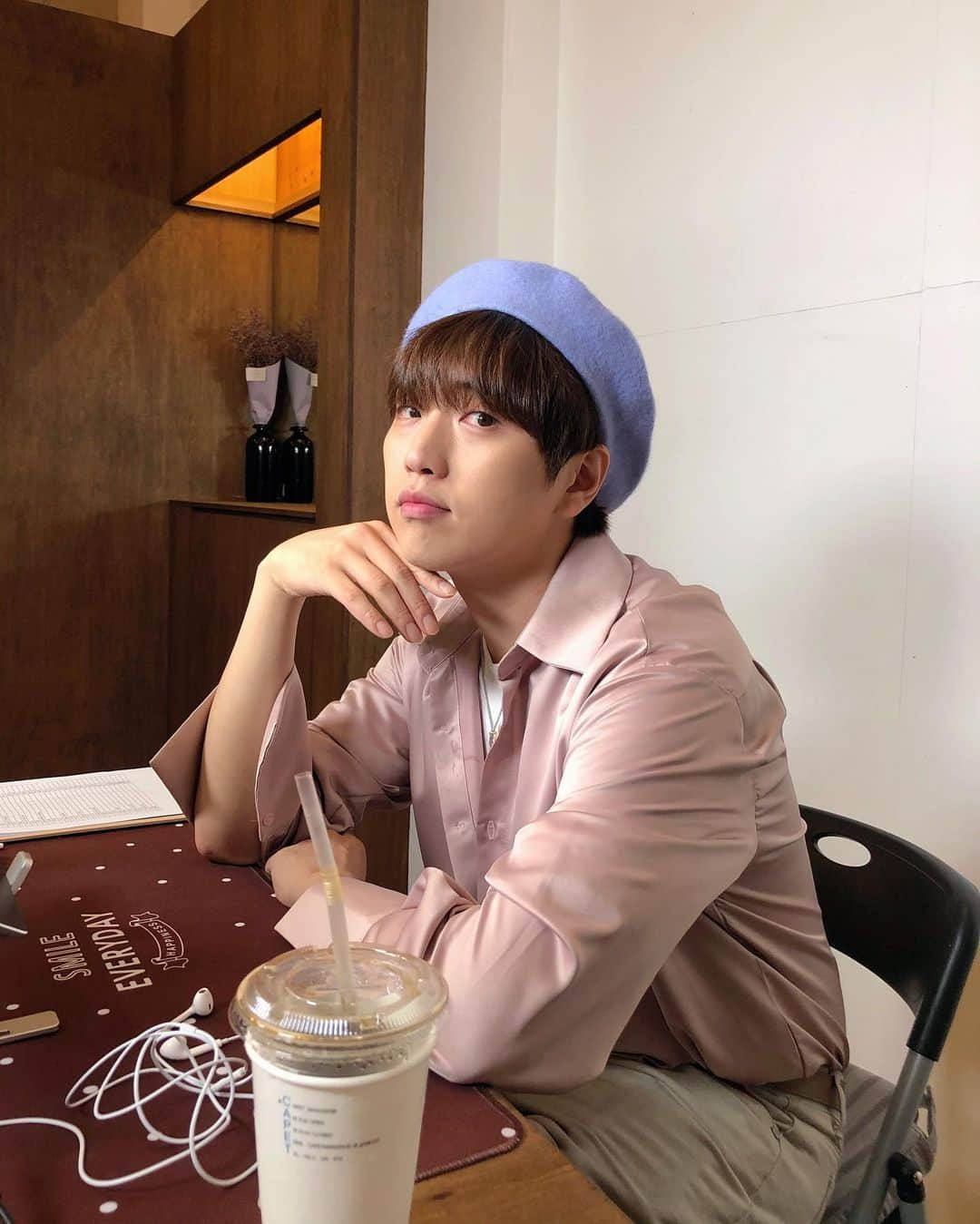 B1A4さんのインスタグラム写真 - (B1A4Instagram)「어느덧 마지막 VIDEO CALL EVENT🥺 바나와 함께라 행복했던 여름날 여름밤💚 ⠀ #B1A4 #산들 #생각집 #여름날여름밤 #SANDEUL」8月29日 21時44分 - b1a4ganatanatda