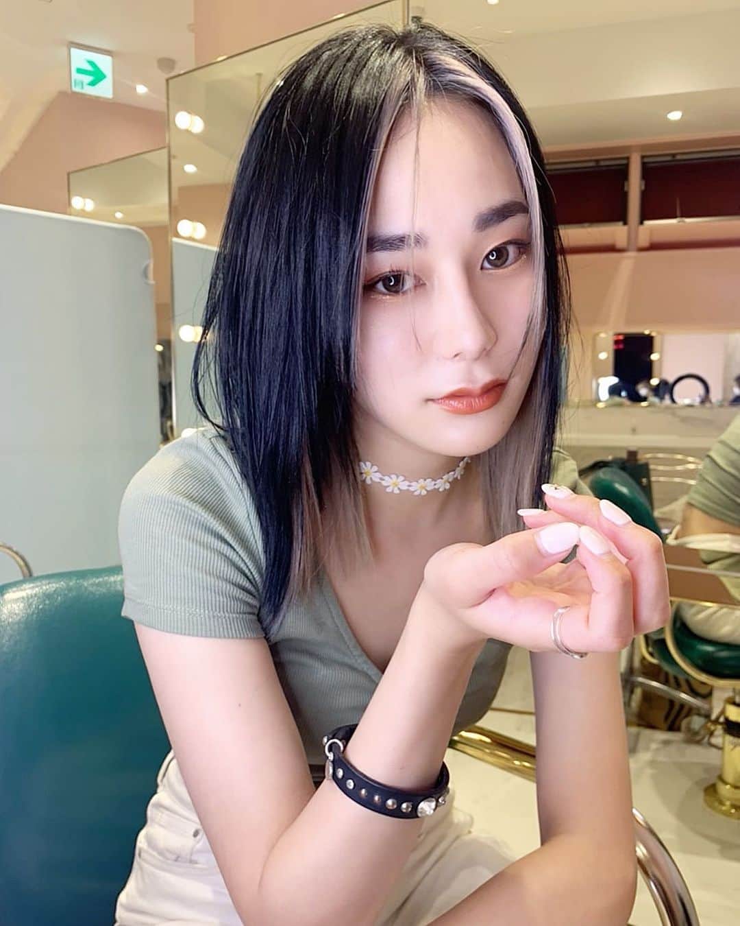 原涼香のインスタグラム：「𝐈𝐧𝐧𝐞𝐫 𝐡𝐢𝐠𝐡𝐥𝐢𝐠𝐡𝐭 ❤︎ リサちゃんのnew hair🦋💯 @risakichiz  아이린のバランスイメージ💚💚 ㅤㅤㅤㅤㅤㅤㅤㅤㅤㅤㅤㅤㅤ ( 撮影時のみマスク外してます ) ㅤㅤㅤㅤㅤㅤㅤㅤㅤㅤㅤㅤㅤ」