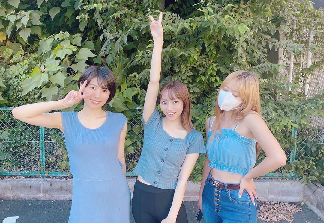 のインスタグラム：「. . a-nation online 2020 ありがとうございました☺︎ 今日は3人とも私服が a-nationカラーでした💙 . . #kolme #anation #a_nation #summer #online #fes #thanks #blue #skyblue #colour #fashion #夏 #オンライン #フェス  #ありがとう #私服 #ブルー」
