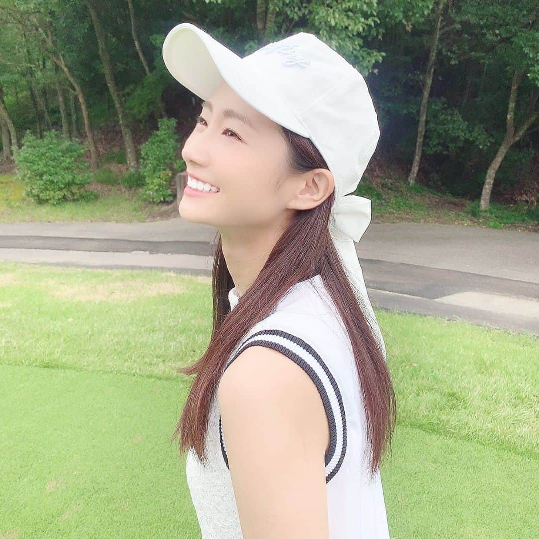 筒井萌子のインスタグラム：「* @briefing_official のバックリボンキャップがお気に入り🎀 ゴルフ⛳️は可愛いコーデがすきです◡̈♥︎ ・ #筒井萌子 #女優 #actress #モデル #model #岡山  #shooting #instagood #instalike #撮影 #followme #instalike #ゴルフ #ゴルフ女子 #ゴルフコーデ #골프 #좋아요반사 #좋아요그램 #좋아요환영 #데일리그램 #패션 #오오티디 #카페  #コンバースゴルフ #アルチビオ #archivio」