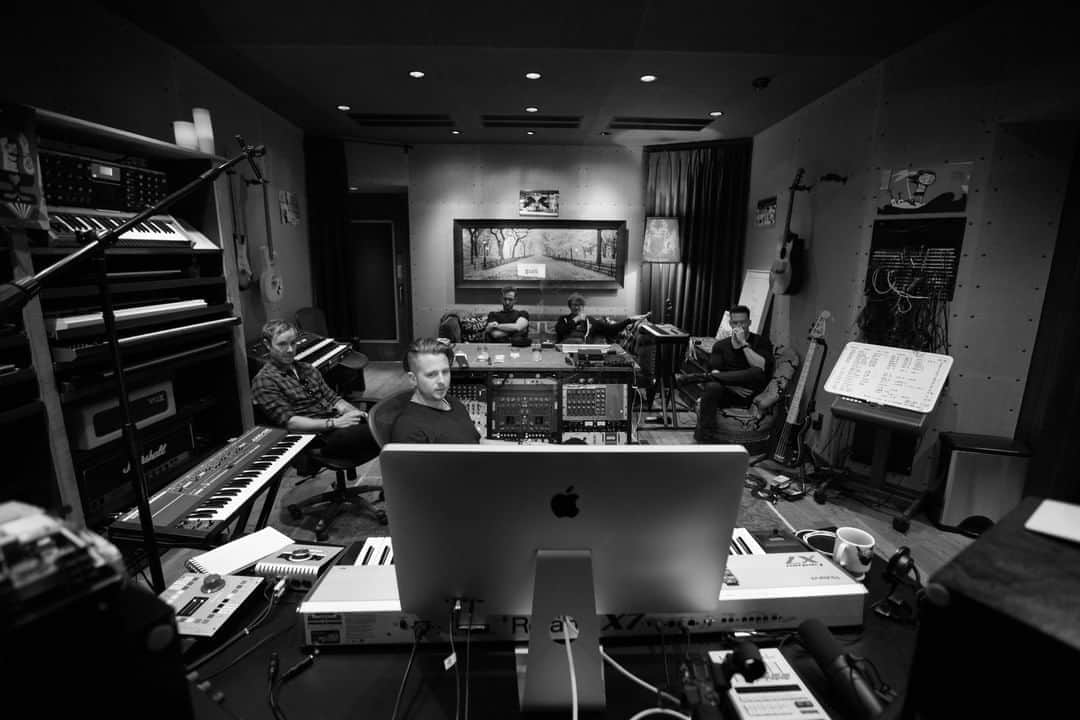 OneRepublicさんのインスタグラム写真 - (OneRepublicInstagram)「Throwback to recording what is still one of our favorite records we’ve ever made.」8月30日 4時00分 - onerepublic