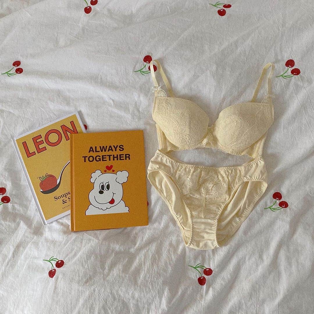 河﨑莉奈さんのインスタグラム写真 - (河﨑莉奈Instagram)「new lingerie ღ 🍋  @girlsbypj」8月29日 22時36分 - rinya5588