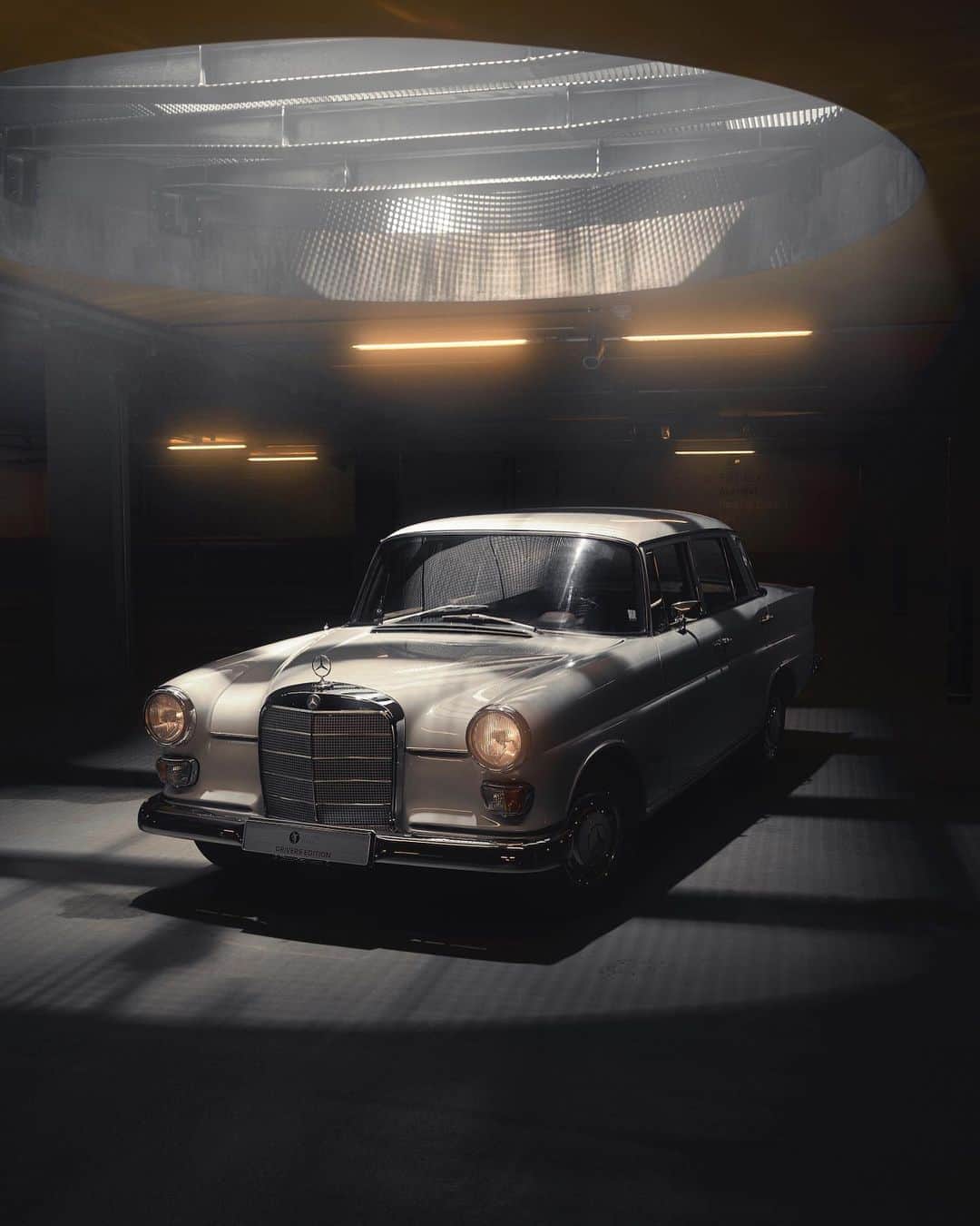 メルセデス・ベンツさんのインスタグラム写真 - (メルセデス・ベンツInstagram)「A vision in white is waiting for you. Don't miss the classic 1966 Mercedes-Benz 200 D. This car from #alltimestars comes firsthand with a 12-month warranty and a service check. Get your own dream!  @mercedesbenzmuseum #MercedesBenz #MBclassic #w110」8月29日 22時52分 - mercedesbenz