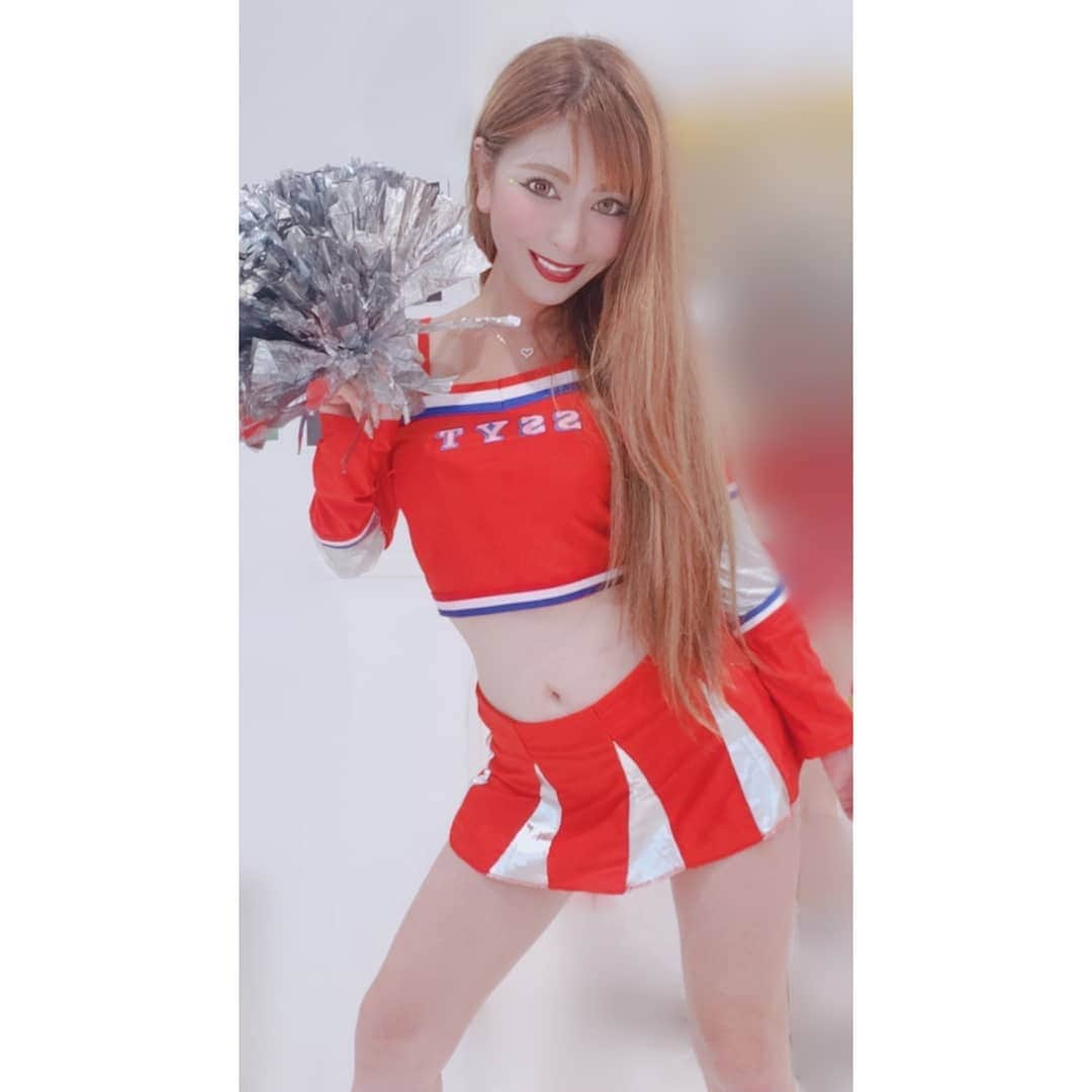 AIMIさんのインスタグラム写真 - (AIMIInstagram)「1週間が あっという間ーー🦓🦁🦍‼ もう 週末ですね🤯💙🎧 今夜🌙🌠 29日(土)🦄 深夜から 渋谷 @clubvizel さんで✨✨ @brilliant_p_2020 から💓champagne girl🥂です💞 是非🍒 皆で 遊んで✨ 楽しみましょう🍸💃🎧 💙💙💙💙💙💙💙💙💙💙💙💙💙💙 #シャンパン#シャンパンガ―ル #東京#渋谷#スクランブル交差点#TOKYO#thankyou#champgne#champagnegirl #dance#dancer#poledancer#poledance #dress#VIP#celeb#PARTY#clubvizel #event##dancelife#club#🥂 #先週渋谷VIZELさんでシャンパンガールの時の衣装#チアガール #映えスポットあるょ📷💓」8月29日 22時46分 - aimi0117_x