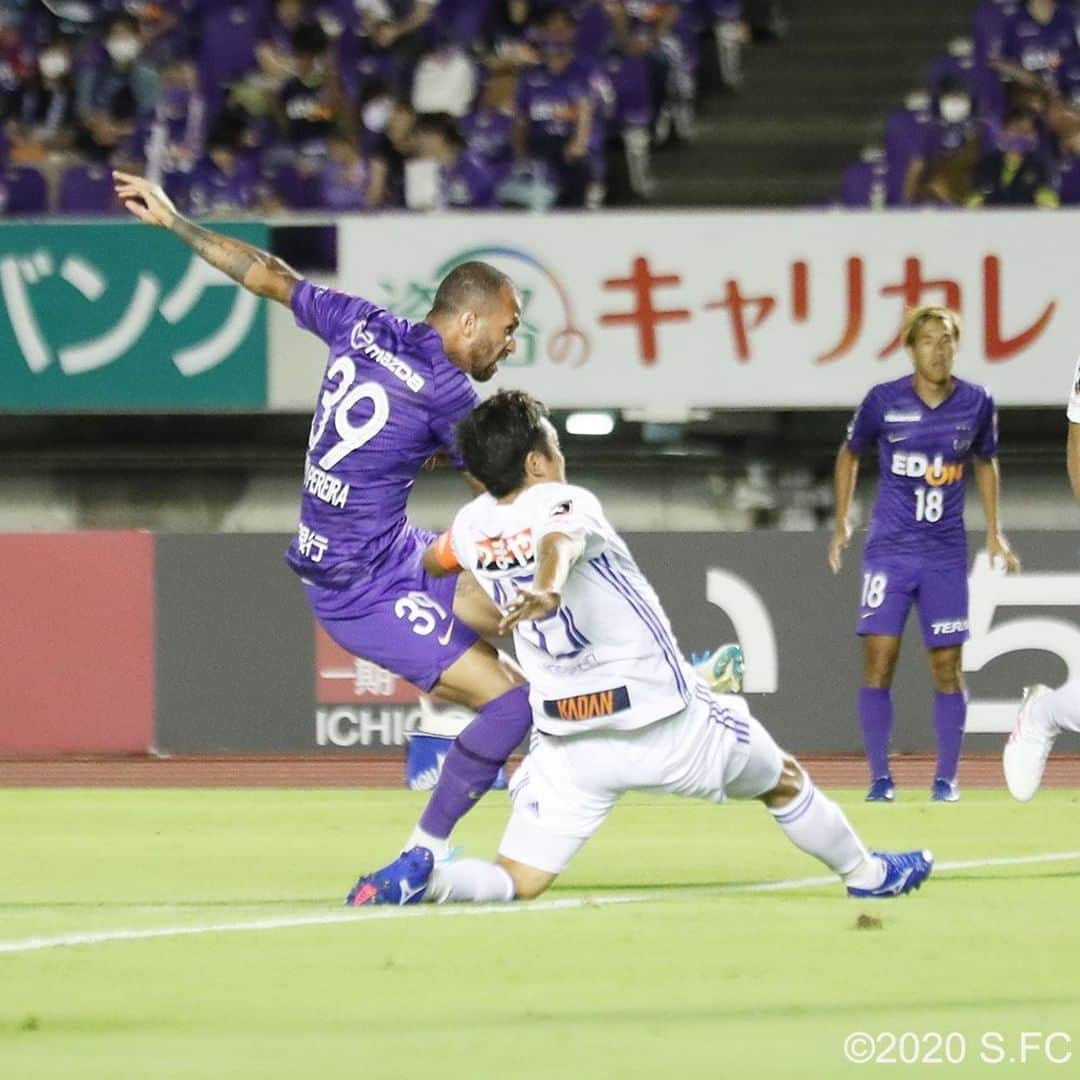 サンフレッチェ広島さんのインスタグラム写真 - (サンフレッチェ広島Instagram)「. ⚽️明治安田生命J1リーグ第13節　試合結果⚽️ サンフレッチェ広島　1-1　ベガルタ仙台 前半：1-0 後半：0-1 【得点者（広島のみ）】レアンドロ・ペレイラ  幸先よく開始4分で先制点を奪ったものの、後半27分に同点に追いつかれ、決勝点を奪いきれず、引き分けに終わりました。  暑い中、最後まで応援いただき、ありがとうございました。  #レアンドロペレイラ 選手 #ハイネル 選手 #茶島雄介 選手 #野上結貴 選手 #川辺駿 選手 #佐々木翔 選手 #大迫敬介 選手 #sanfrecce #積攻」8月29日 22時46分 - sanfrecce.official