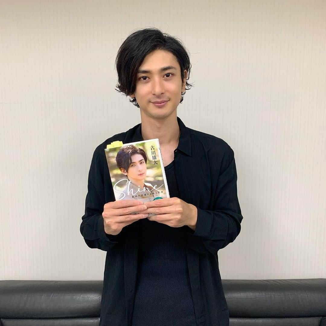 古川雄大さんのインスタグラム写真 - (古川雄大Instagram)「初めてのインスタライブをご覧いただきありがとうございました！  「Shine〜新時代俳優の全身と前進〜」を是非、よろしくお願いいたします！  #激突シリーズ」8月29日 22時47分 - yuta_furukawa_official