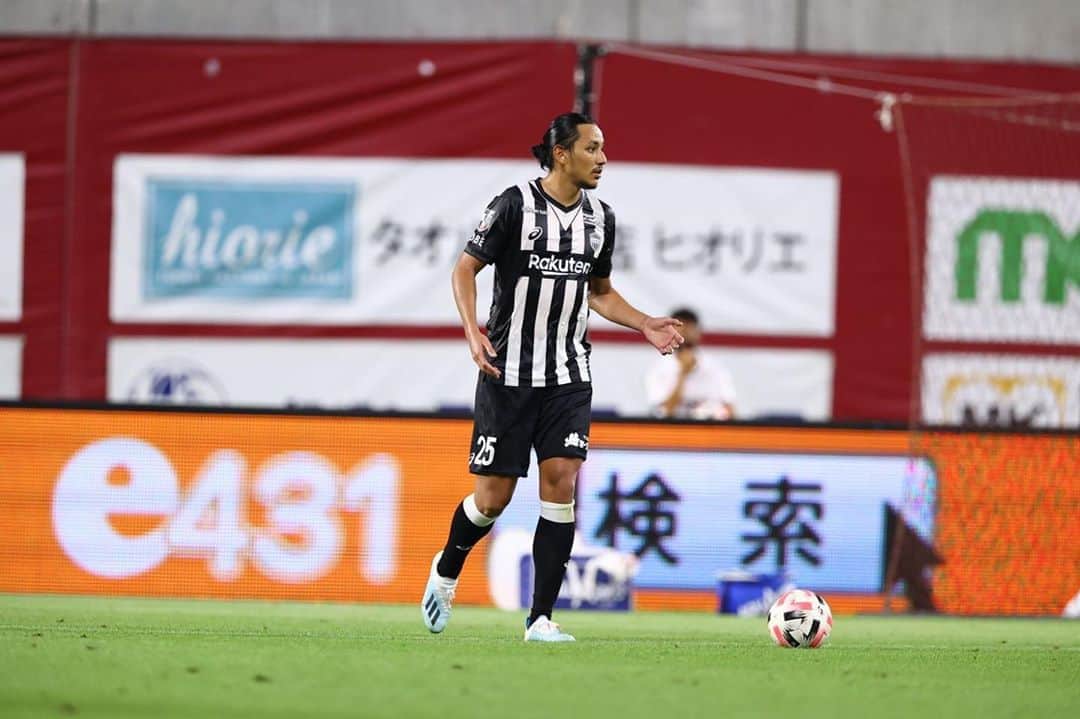 大崎玲央のインスタグラム：「もっともっと。  #ヴィッセル25周年  #ヴィッセル神戸 #visselkobe」
