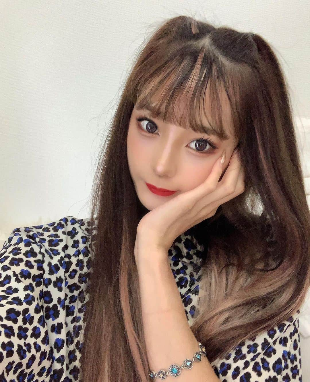 miuさんのインスタグラム写真 - (miuInstagram)「最近二重幅狭くして化粧もピンク系に💗」8月29日 23時00分 - sq._.mu