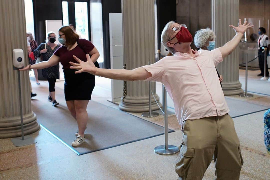 メトロポリタン美術館さんのインスタグラム写真 - (メトロポリタン美術館Instagram)「Behold! The day is heeeeeeere! Friends, art-lovers, New Yorkers—welcome back. ❤️ The Met is now officially reopen to the public. ⁣ ⁣ Are you headed to The Met this weekend? Tag us in your photos and tell us about your visit to the Museum! ⁣ ⁣ 📸: @taylorehill」8月29日 23時00分 - metmuseum