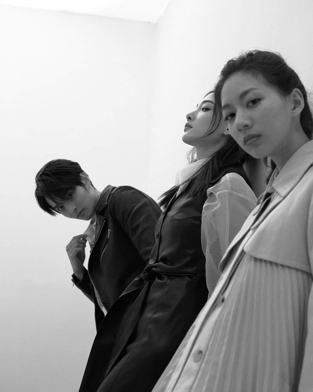 林映唯のインスタグラム：「I miss you. 我是說，我錯過你了。  但還沒進戲院的你們，可以不要錯過我們嗎？」