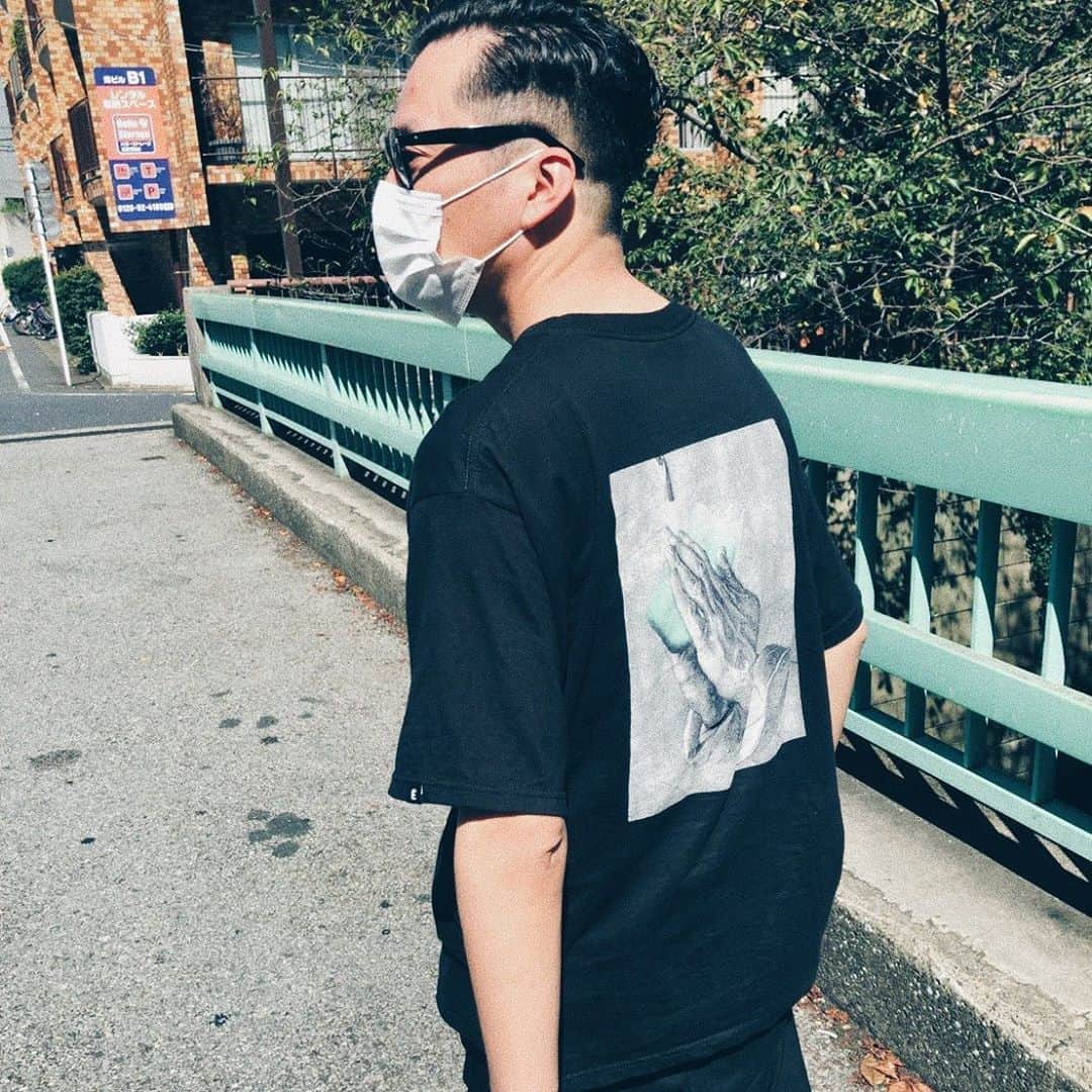 田中裕介さんのインスタグラム写真 - (田中裕介Instagram)「素敵なTシャツ。 ありがとうございます。  #夜を乗りこなす #スタイリスト私物  #ennoy #sakanaction」8月29日 23時06分 - tnkusk