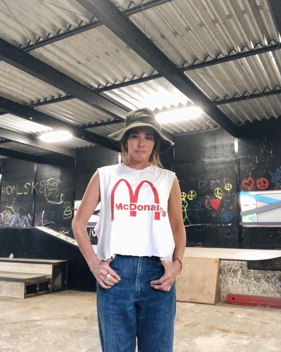 Megさんのインスタグラム写真 - (MegInstagram)「i'm lovin' it  #swellvtg #imlovinit #bondskate #bondskatepark #みんなが休憩してる時に撮らせてもらっちゃいました」8月29日 23時10分 - meg_swellvtg