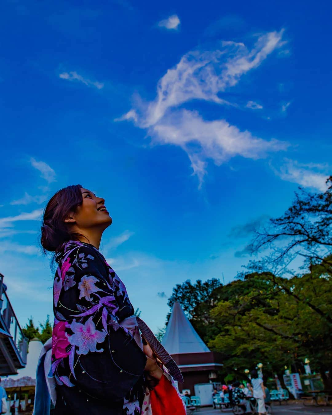 浅沼惠理さんのインスタグラム写真 - (浅沼惠理Instagram)「夏の空、大きな鳥が羽ばたいていました #空 #雲 #鳥 #鳳凰 #不死鳥」8月29日 23時23分 - eri_asanuma