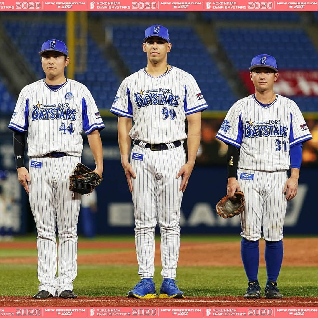 横浜DeNAベイスターズさんのインスタグラム写真 - (横浜DeNAベイスターズInstagram)「. 今日も、 Victory Celebration...👀👀👀!? . #佐野恵太 選手 #ソト 選手 #柴田竜拓 選手 #baystars #contentstadium」8月29日 23時24分 - baystars_official