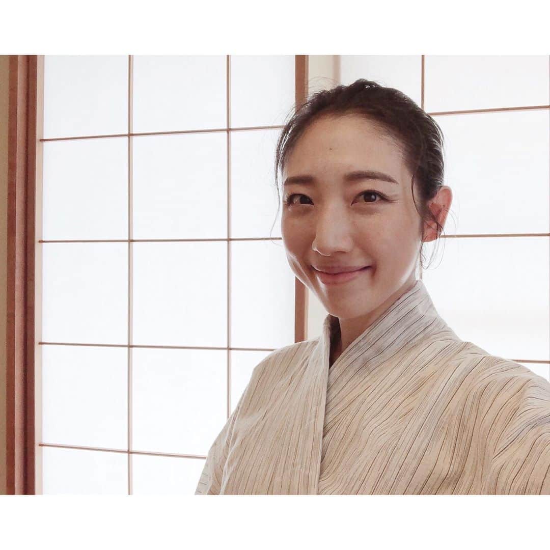 太田彩乃のインスタグラム：「今年は日舞のお稽古以外にプライベートで浴衣は着られないかもしれないなぁ… 来年はお祭りに花火、いっぱい楽しめますように！！ . . #日舞 #お稽古 #浴衣 #日本舞踊 #来年の夏」