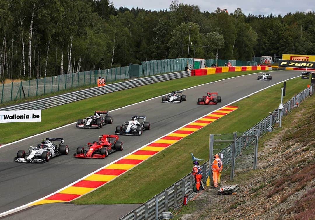 ロマン・グロージャンのインスタグラム：「Rush hour in Spa #r8g #f1 #belgiumgp」