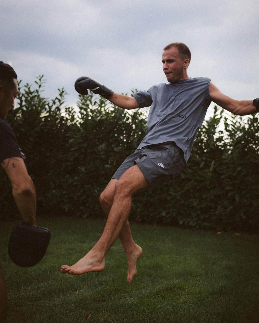 マリオ・ゲッツェのインスタグラム：「Working with my coach 🥋 🥊」