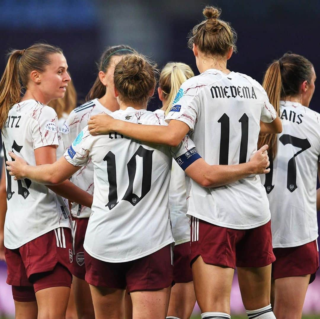 Arsenal Ladiesさんのインスタグラム写真 - (Arsenal LadiesInstagram)「Wishing you the best of luck today, @Arsenal 🤝 #CommunityShield #WeAreTheArsenal ❤️」8月29日 23時38分 - arsenalwfc