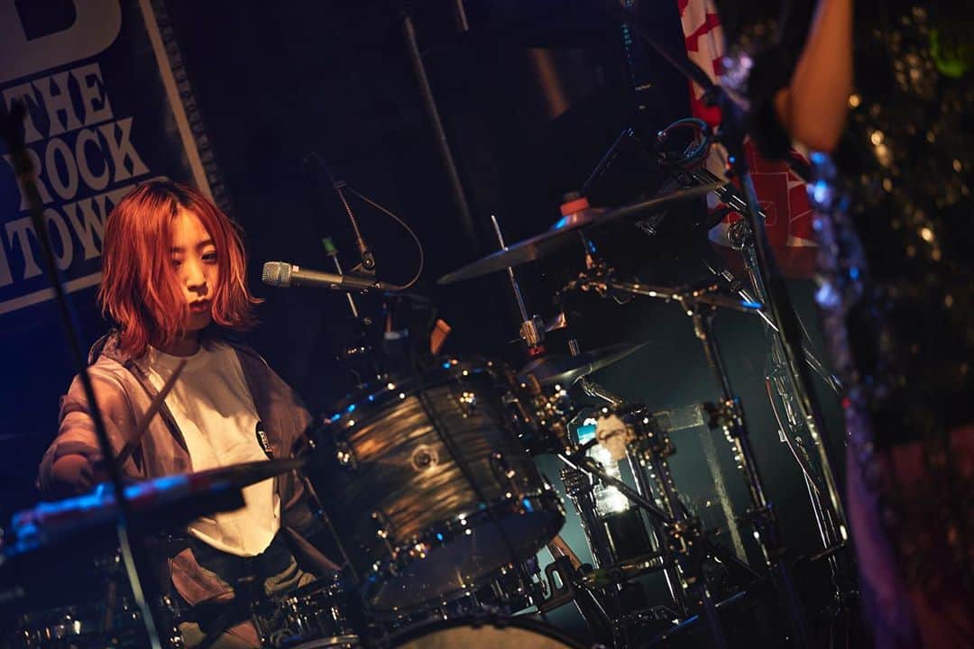 のインスタグラム：「「SHOKA TOUR 2020"THE PARK"〜0日目〜」 見てくれた方ありがとう！ 見逃し配信は30日22時までですよろしくね  居場所を再確認できた瞬間でした。 絶対また会おうな！  photo by. 鳥居洋介  #赤い公園 #TOUR0日目」