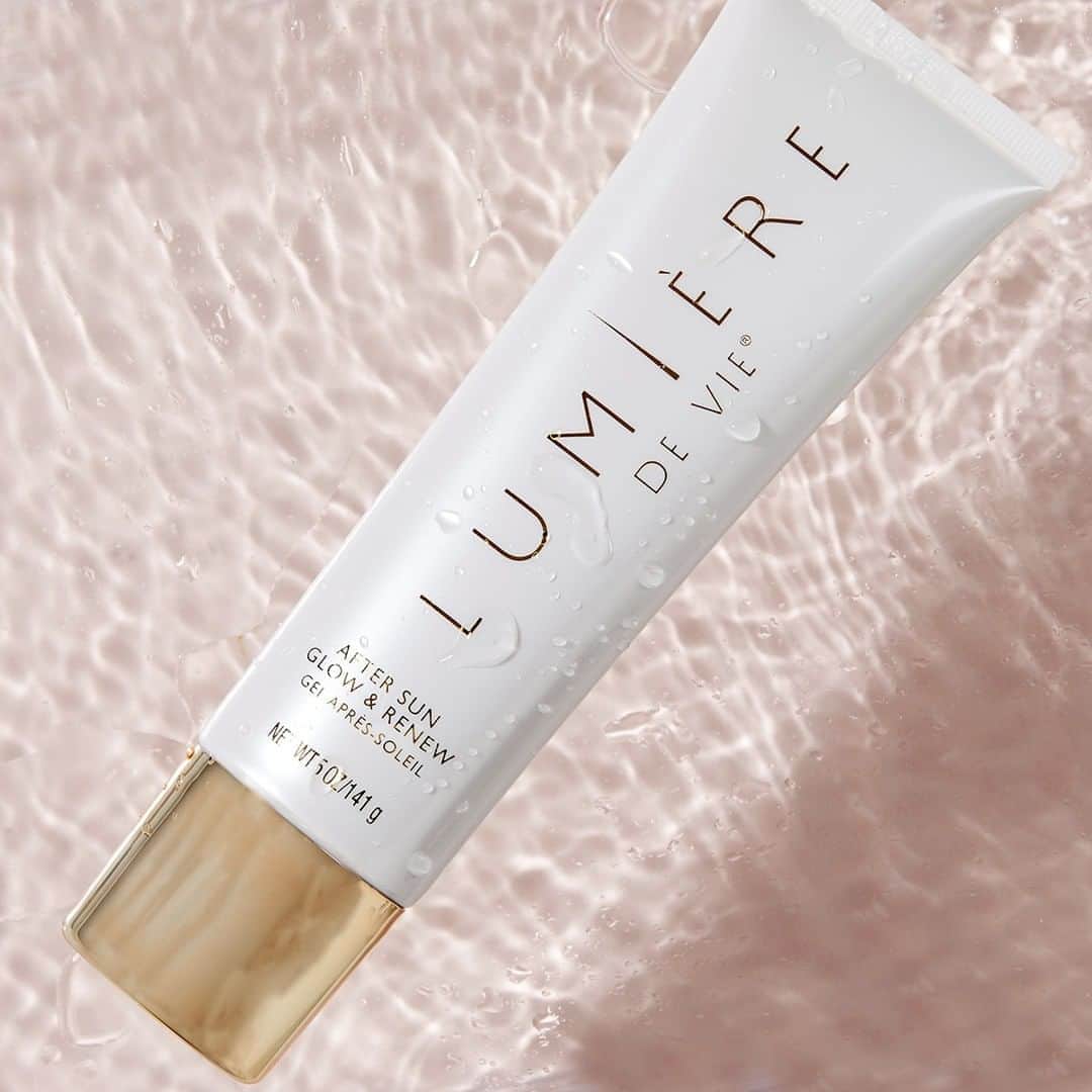 Motives Cosmeticsさんのインスタグラム写真 - (Motives CosmeticsInstagram)「Your summer skin just got a first-class upgrade! Try our NEW @lumieredevie After Sun Glow✨ & Renew for a sexy luminous glow + skin benefits that nourish skin after a long day in the sun.   How excited are you to try it?!  . . . . . #motivescosmetics #motives #makeup #beauty #makeupartist #mua #girlboss #entrepreneur #beyourownboss #everydaymakeup #naturalmakeup #everydaybeauty #beautywithbenefits #beautyexperts #ldv #lumieredevie #aftersunglow #glowingskin」8月30日 0時00分 - motivescosmetics