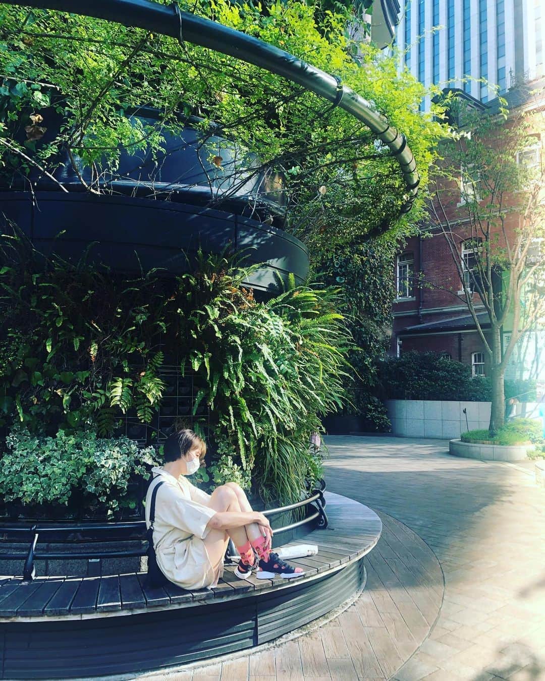 大友愛さんのインスタグラム写真 - (大友愛Instagram)「🌳素敵空間🌳  靴下悪目立ち🍟🙈」8月30日 0時15分 - ai_dayooon