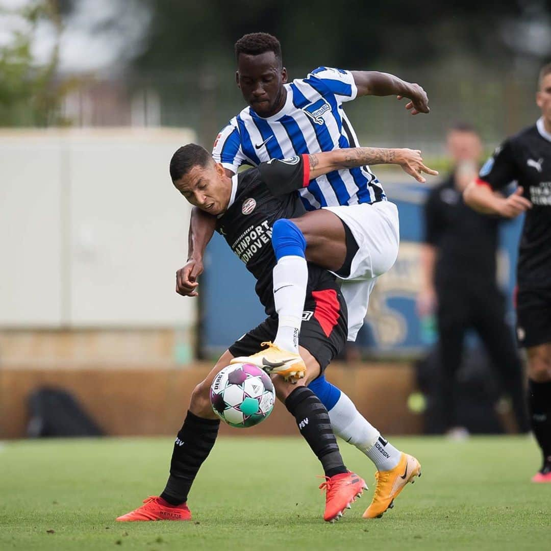 ヘルタ・ベルリンさんのインスタグラム写真 - (ヘルタ・ベルリンInstagram)「#BSCPSV 🔛  . . #testspiel #vorbereitung #preseason #eindhoven #berlin #fußball #HaHoHe #herthabsc」8月30日 0時44分 - herthabsc