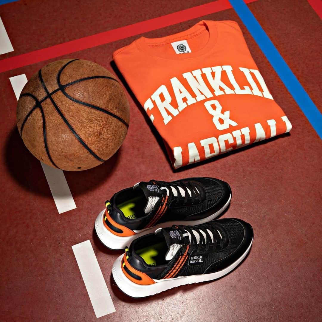 フランクリン&マーシャルのインスタグラム：「FRANKLIN & MARSHALL  SS2020 COLLECTION   Bold colours are for summer	  #franklinandmarshall #newcollection #ss20 #sweater #shoes」