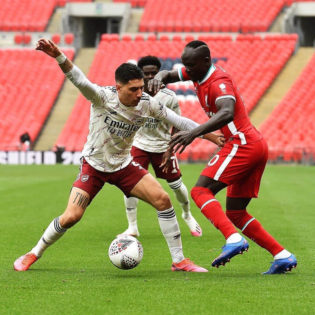 リヴァプールFCさんのインスタグラム写真 - (リヴァプールFCInstagram)「Keep going, Reds! 👊👊 #LFC #LiverpoolFC #Liverpool #CommunityShield」8月30日 1時10分 - liverpoolfc