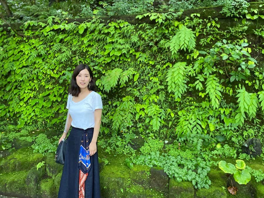 のインスタグラム：「いい匂いがした。青臭くて、甘くて、懐かしい匂い。夏もそろそろ終わりかなぁ🌀 　  #澤真希 #女優 #昭和女優 #オトナ女子#japaneseactress  #actress #instajapanese #japanesegirl #澤真希 #ポートレート #写真好きな人と繋がりたい #ポートレート好きな人と繋がりたい #ポートレート写真 #ポートレート撮影 #portrate  #photography」